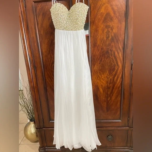 LA FEMME White Embellished Bodice Chiffon Gown